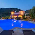 Karandjo Villa *